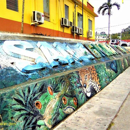 Iguana Roost Tourism Gold Standard Fully Equipped Two Bedroom Cabin San Ignacio Eksteriør billede